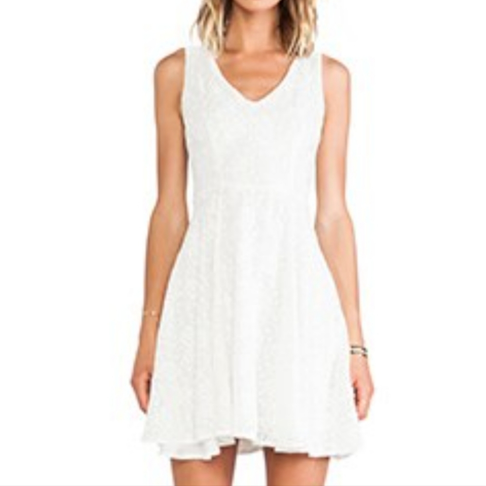 NEW White Dress Flirty Fit Flowy Crepe Overlay Sleeveless Skater BB Dakota sz 8 - Picture 2 of 11